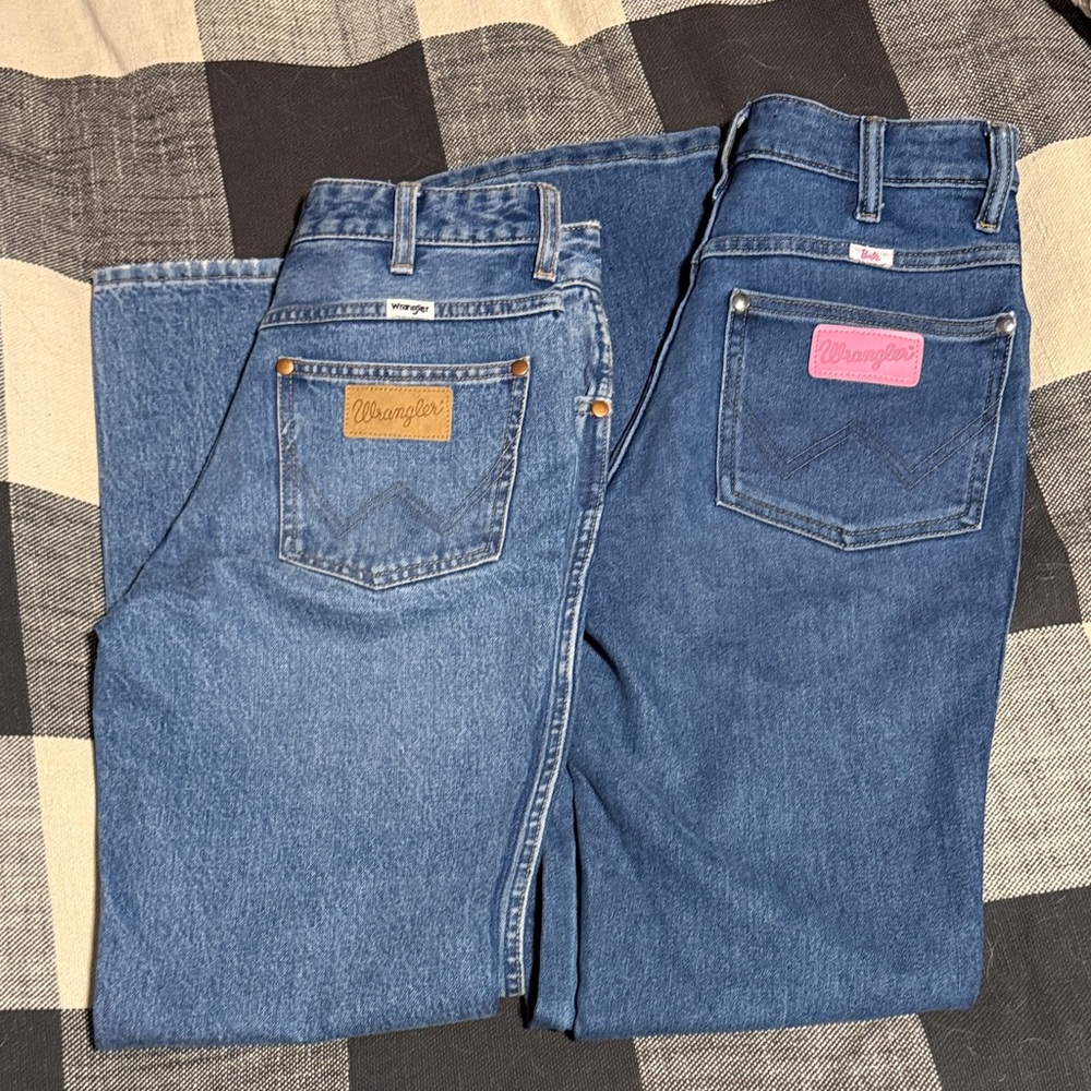 Wrangler bundle women’s high rise Fit Jeans in Light and Dark Blue